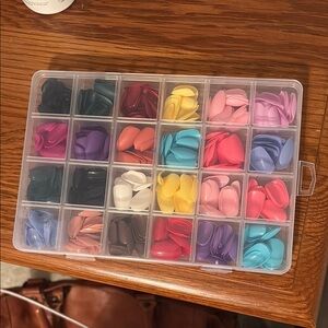 Short Oval Press On Nails, 24 Colors